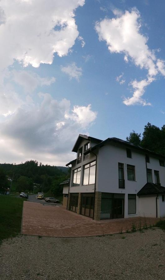 Zlatarska Dolina Acomodação com café da manhã Nova Varoš Exterior foto