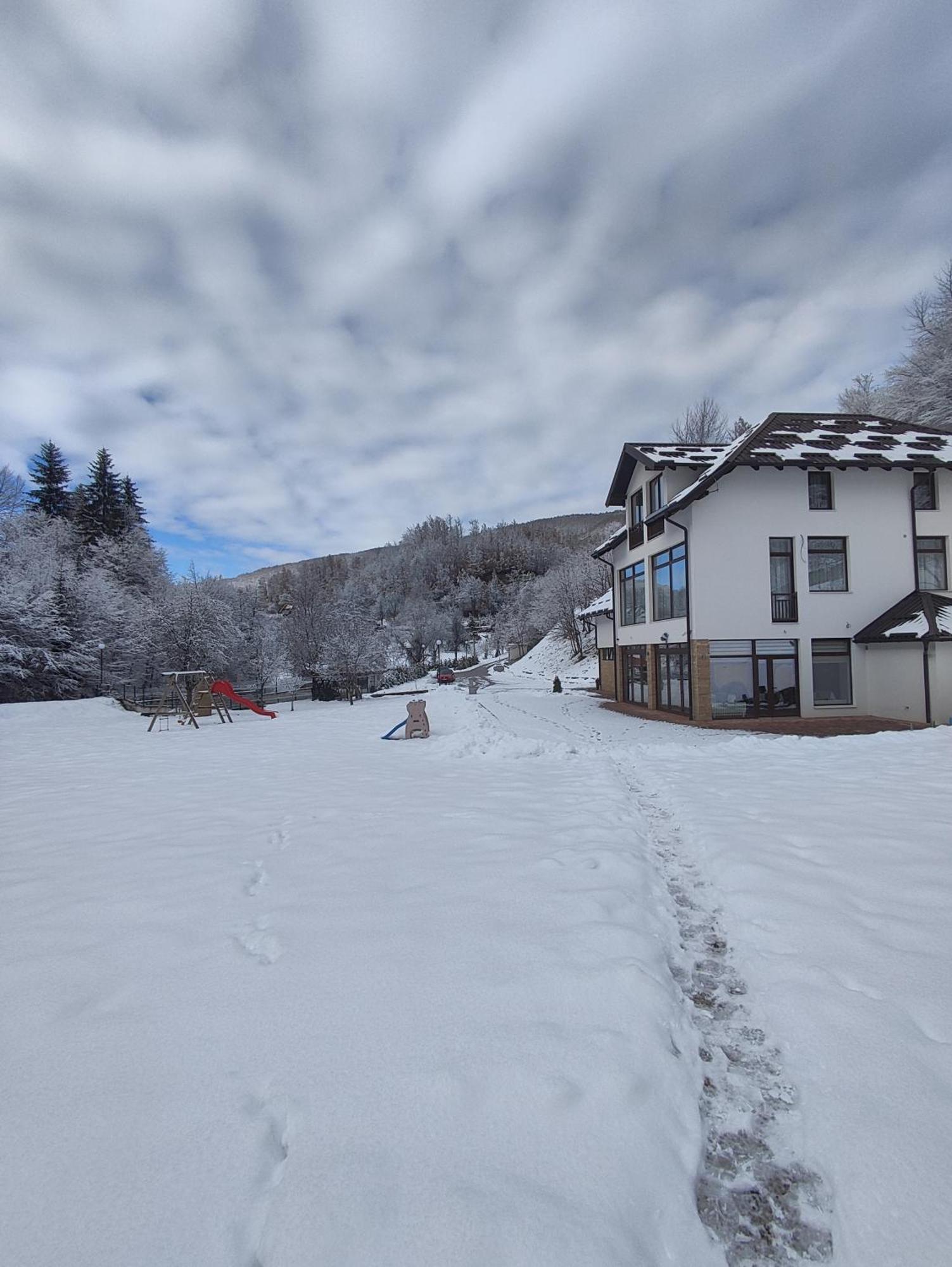 Zlatarska Dolina Acomodação com café da manhã Nova Varoš Exterior foto